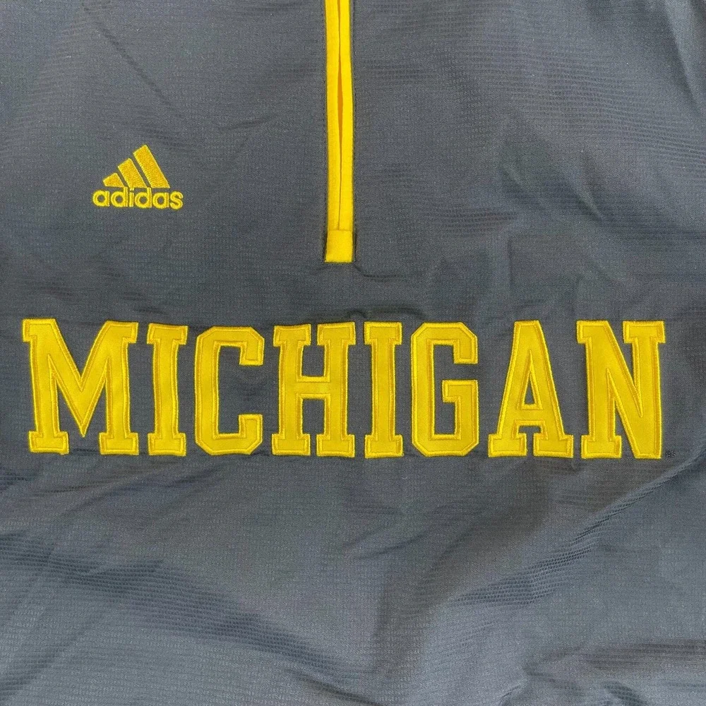 Adidas Michigan Wolverines Windbreaker Men Large‎ Blue Center Logo Climaproof